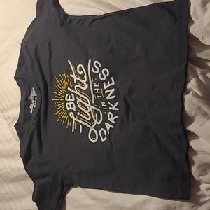 Hope Outfitters UNISEX Youth Medium tshirt Be light in the Darkness